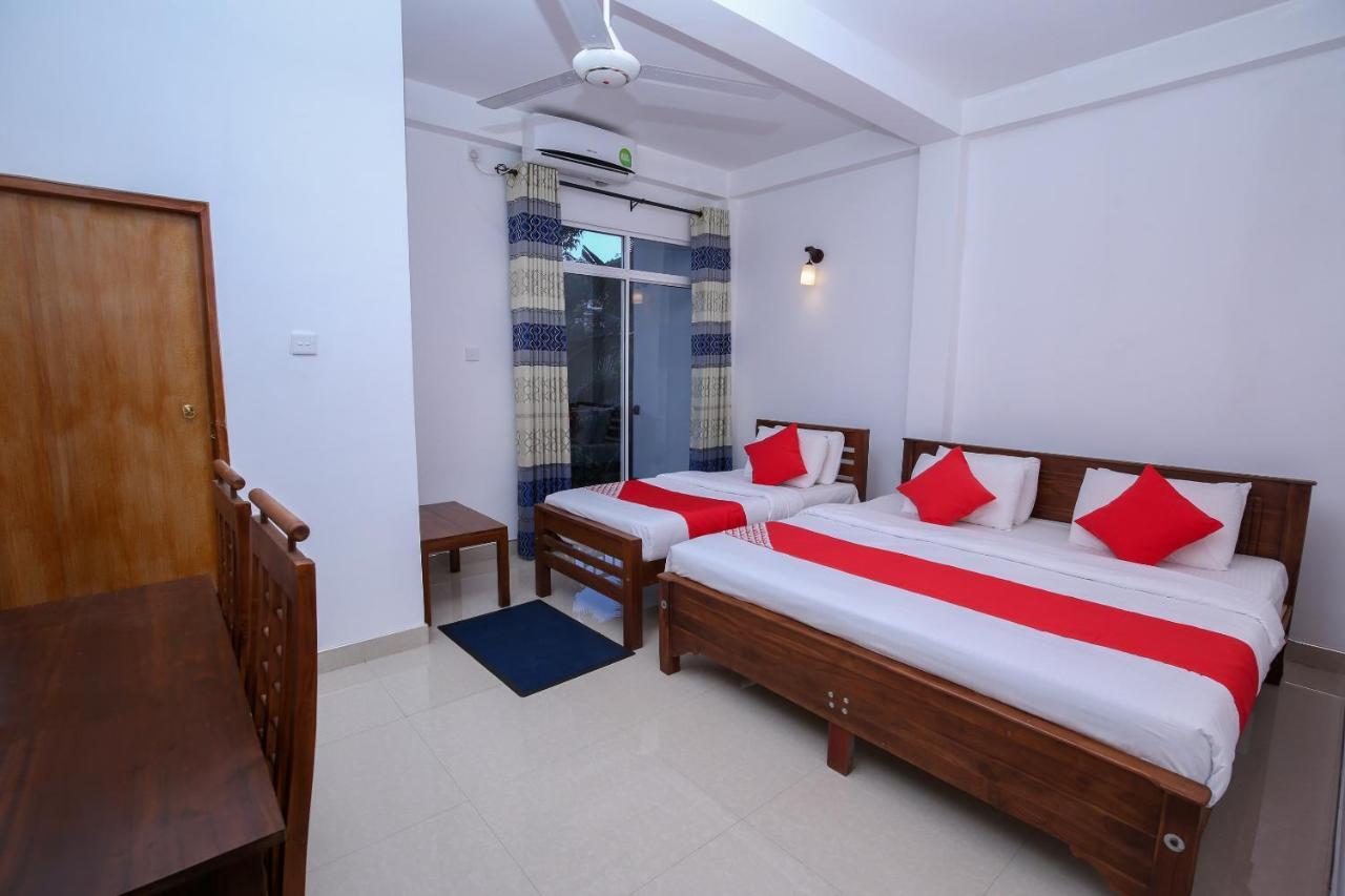 Oyo 438 Sarala Residence Hotel Kandy Exterior foto