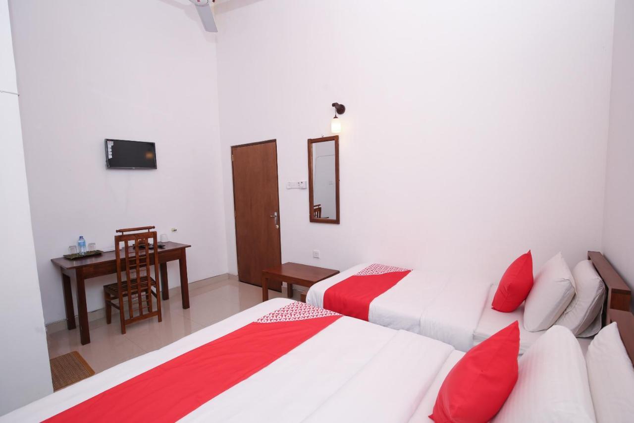 Oyo 438 Sarala Residence Hotel Kandy Exterior foto