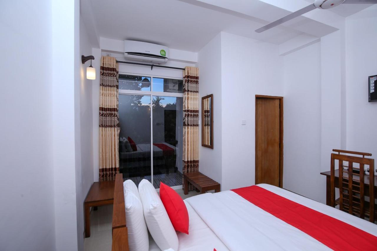 Oyo 438 Sarala Residence Hotel Kandy Exterior foto