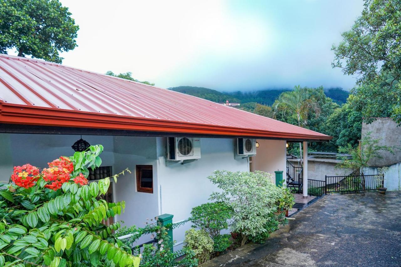 Oyo 438 Sarala Residence Hotel Kandy Exterior foto